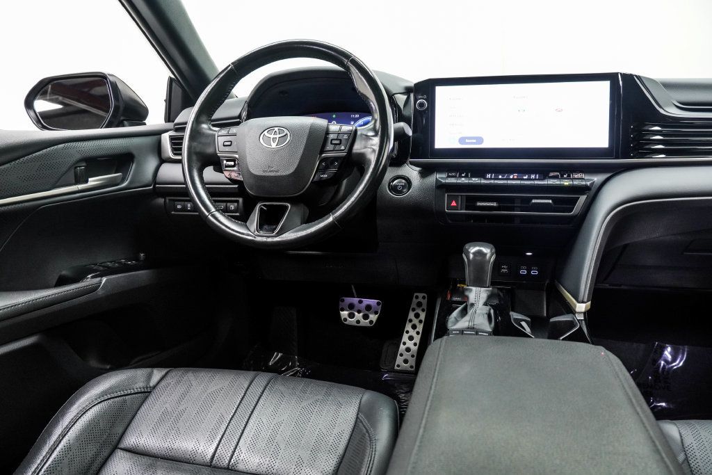 Toyota Camry photo 25