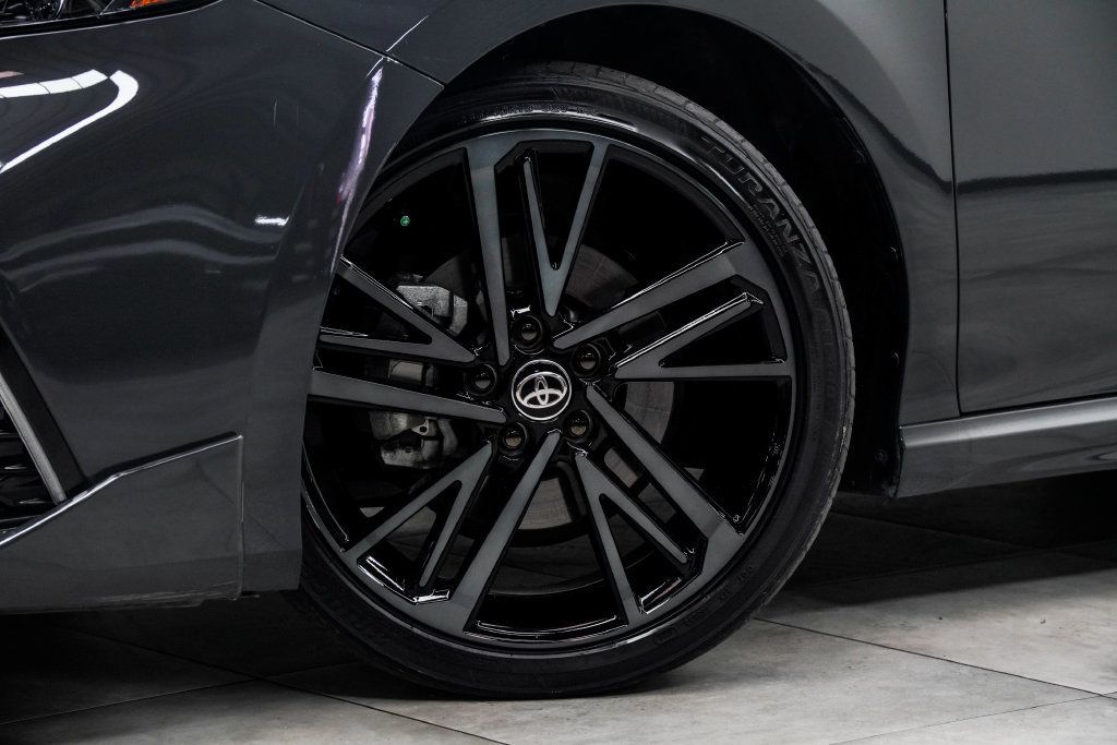 Toyota Camry photo 4