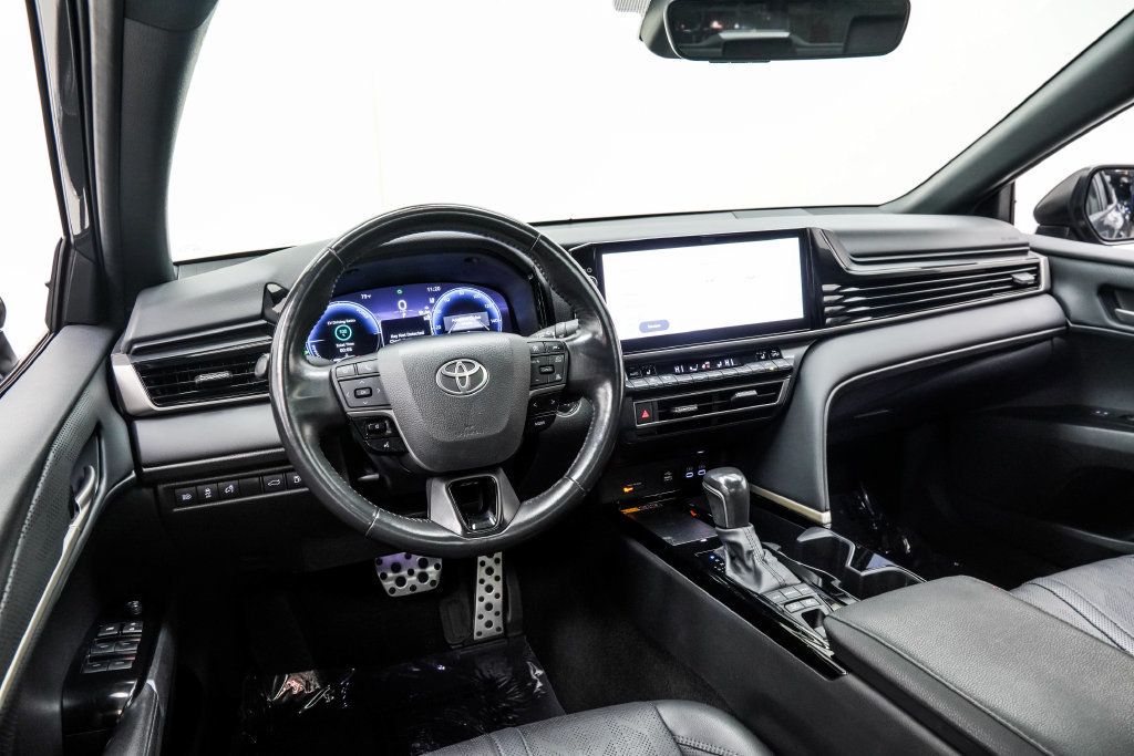 Toyota Camry photo 5