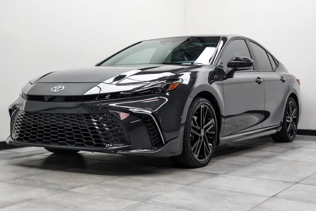 Toyota Camry photo 8