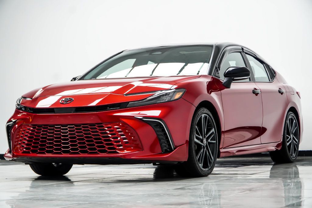 Toyota Camry photo 9