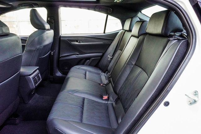 2025 Toyota Camry XSE - 22978426 - 38