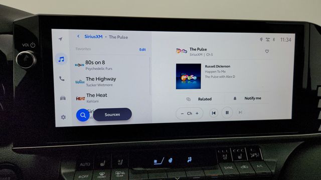 2025 Toyota Camry XSE with Premium Package & 19'' Dark Grey Metallic Wheels - 22950898 - 17