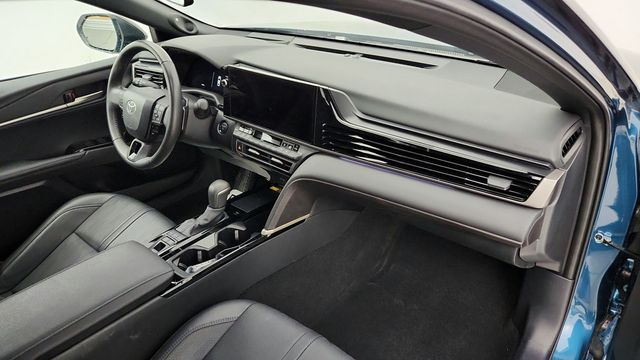 2025 Toyota Camry XSE with Premium Package & 19'' Dark Grey Metallic Wheels - 22950898 - 24