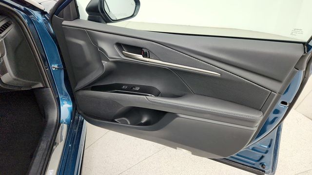 2025 Toyota Camry XSE with Premium Package & 19'' Dark Grey Metallic Wheels - 22950898 - 25