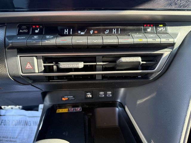 2025 Toyota Camry XSE w/ Panoramic Glass Roof - 23097923 - 18