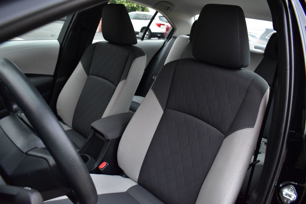 2025 Toyota Corolla LE photo 13