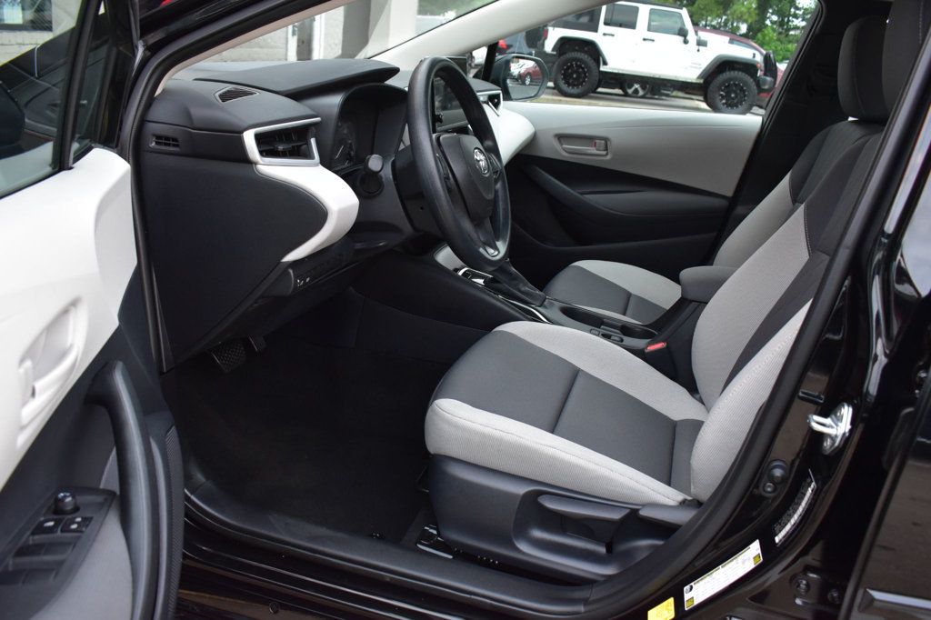 2025 Toyota Corolla LE photo 14