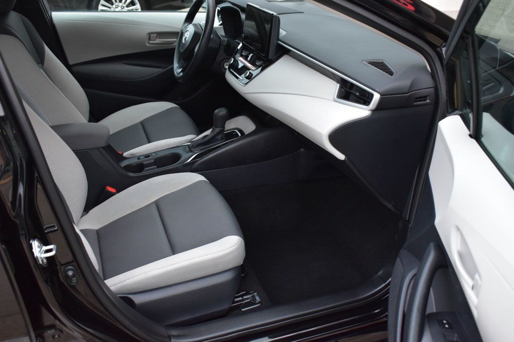 2025 Toyota Corolla LE photo 17