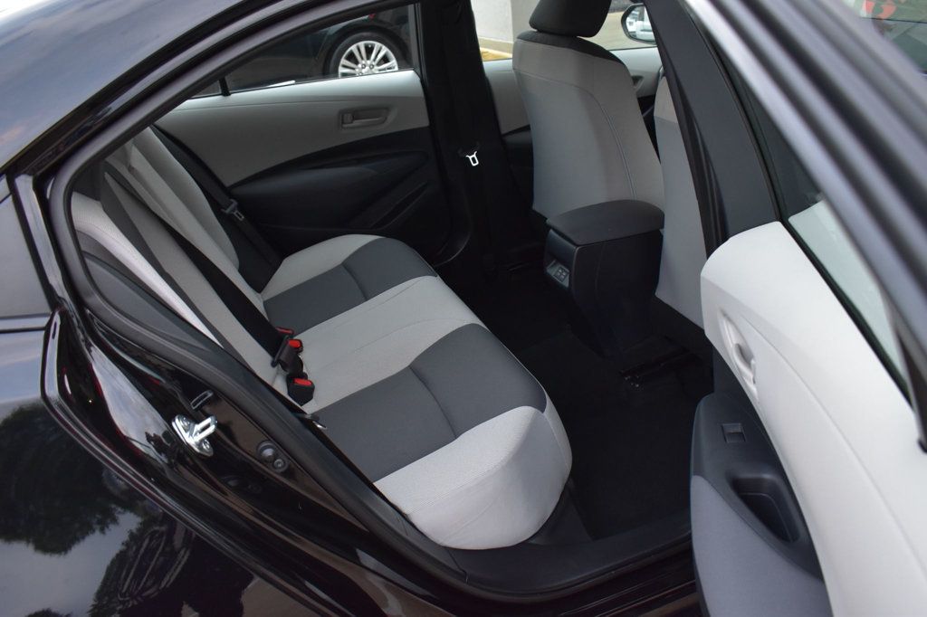2025 Toyota Corolla LE photo 21