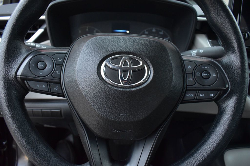 2025 Toyota Corolla LE photo 24