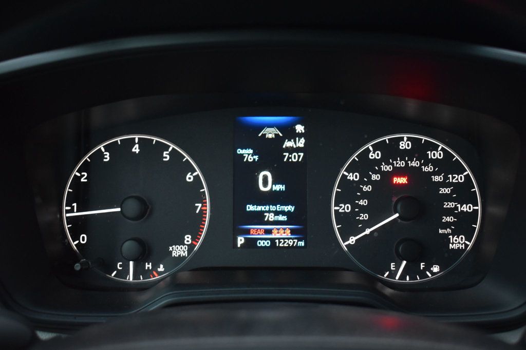 2025 Toyota Corolla LE photo 27