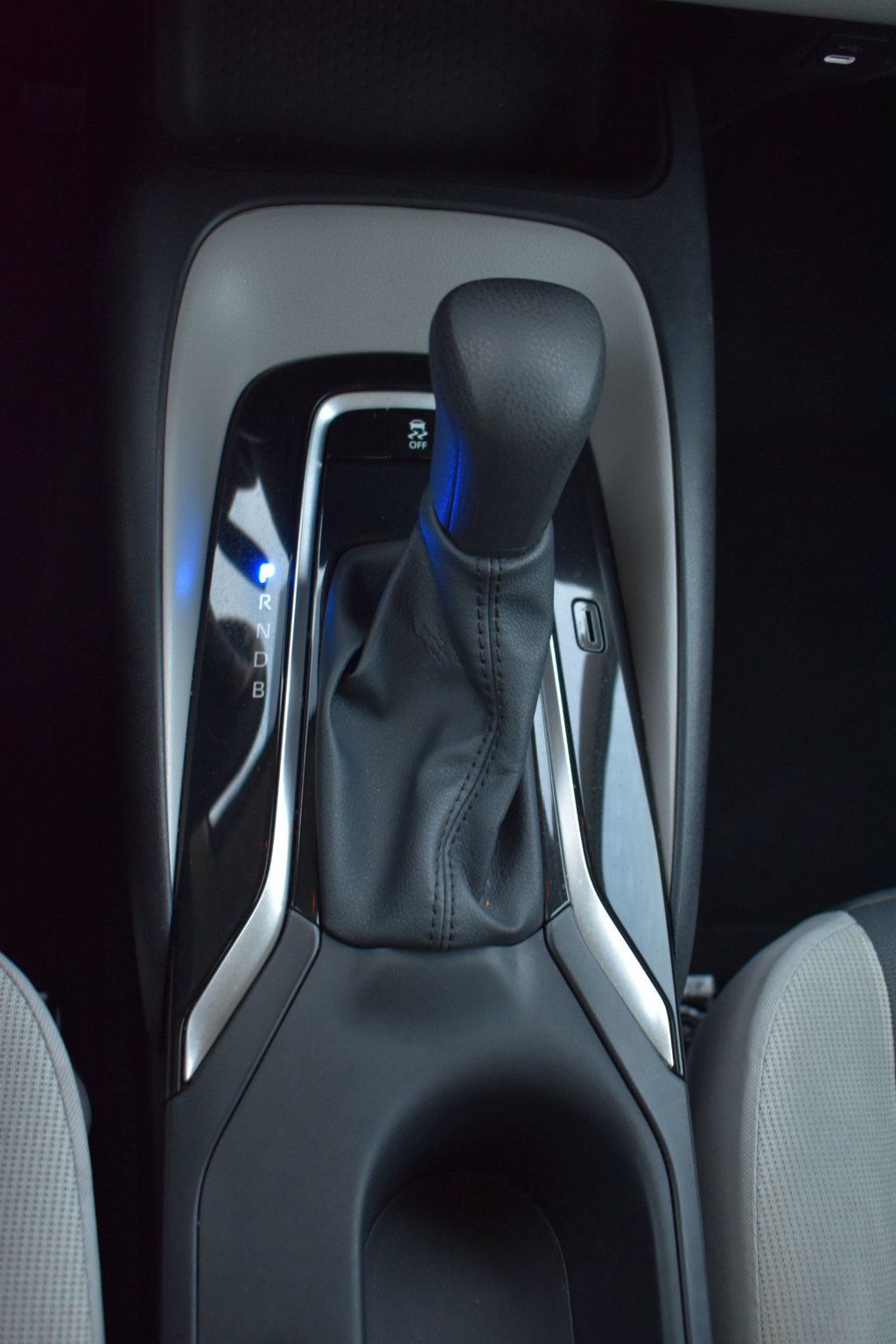 2025 Toyota Corolla LE photo 32