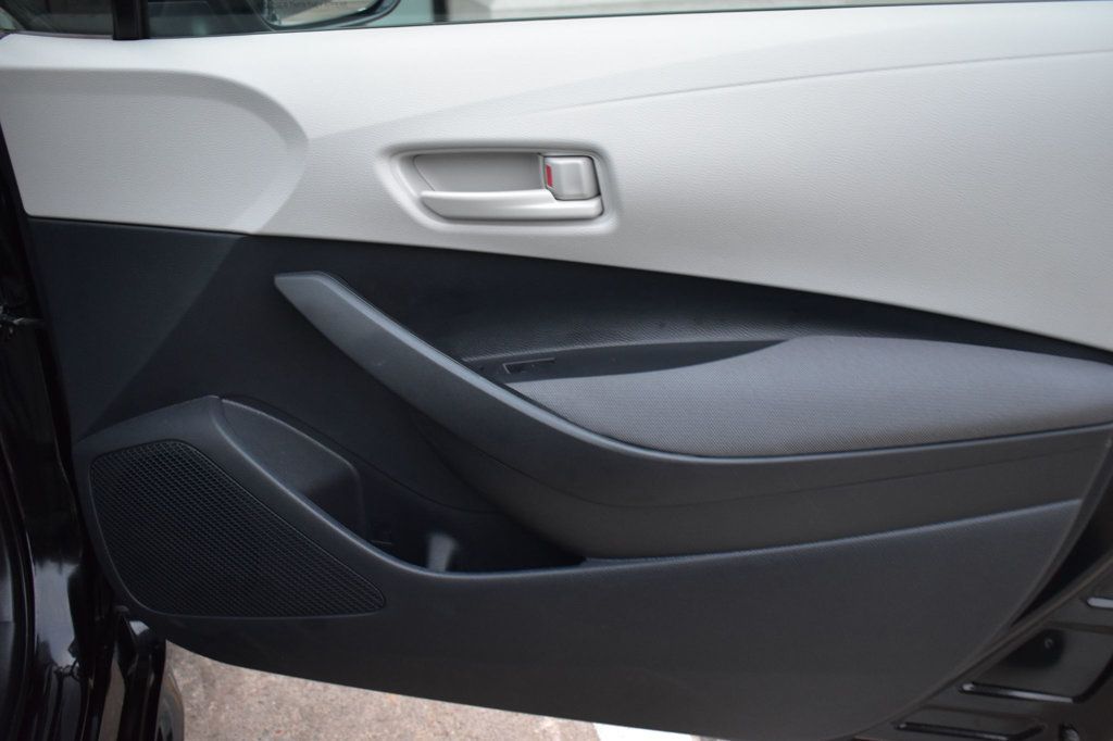 2025 Toyota Corolla LE photo 36