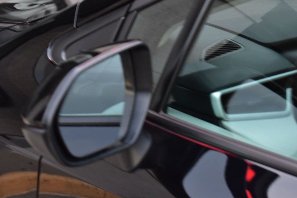 2025 Toyota Corolla LE photo 39