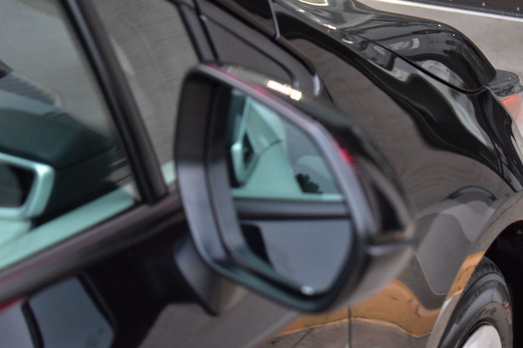 2025 Toyota Corolla LE photo 42