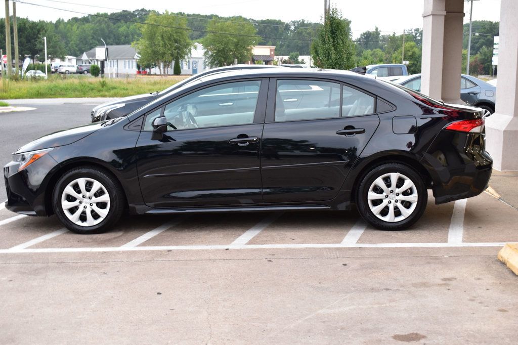 2025 Toyota Corolla LE photo 5