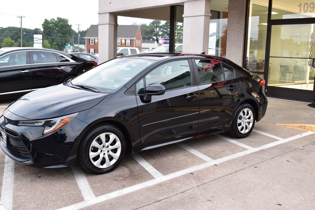 2025 Toyota Corolla LE photo 7