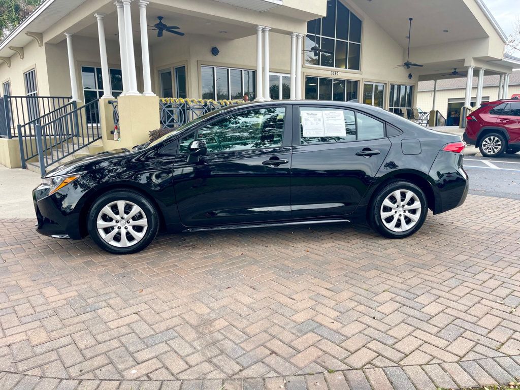 2025 Toyota Corolla LE photo 2