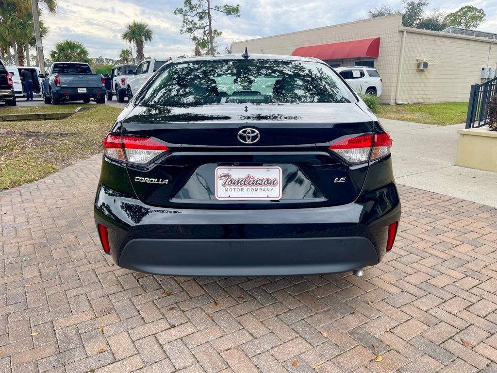 2025 Toyota Corolla LE photo 4