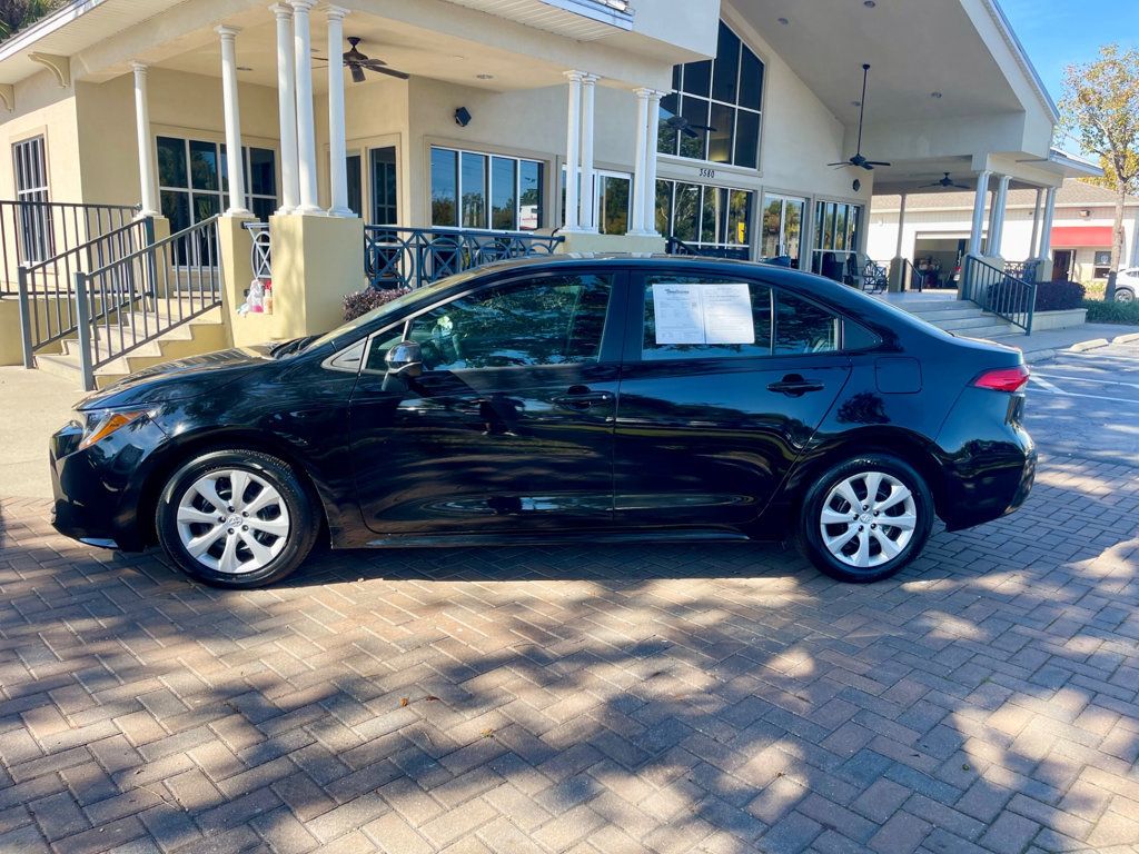 2025 Toyota Corolla LE photo 2