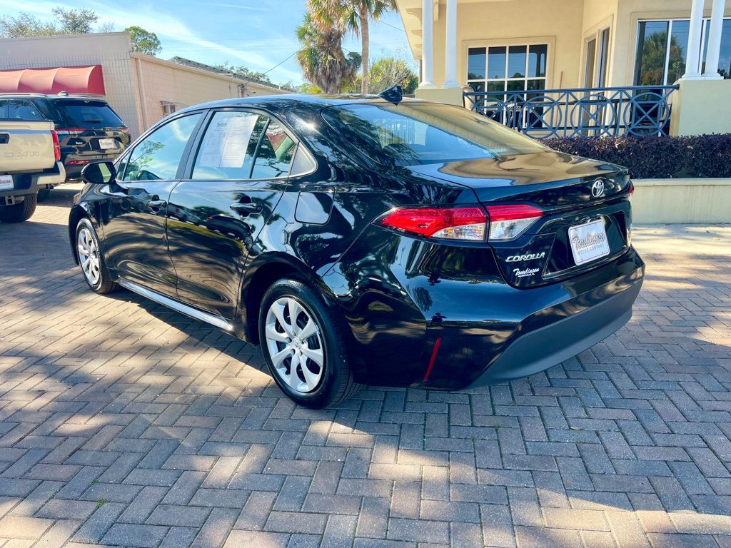 2025 Toyota Corolla LE photo 3