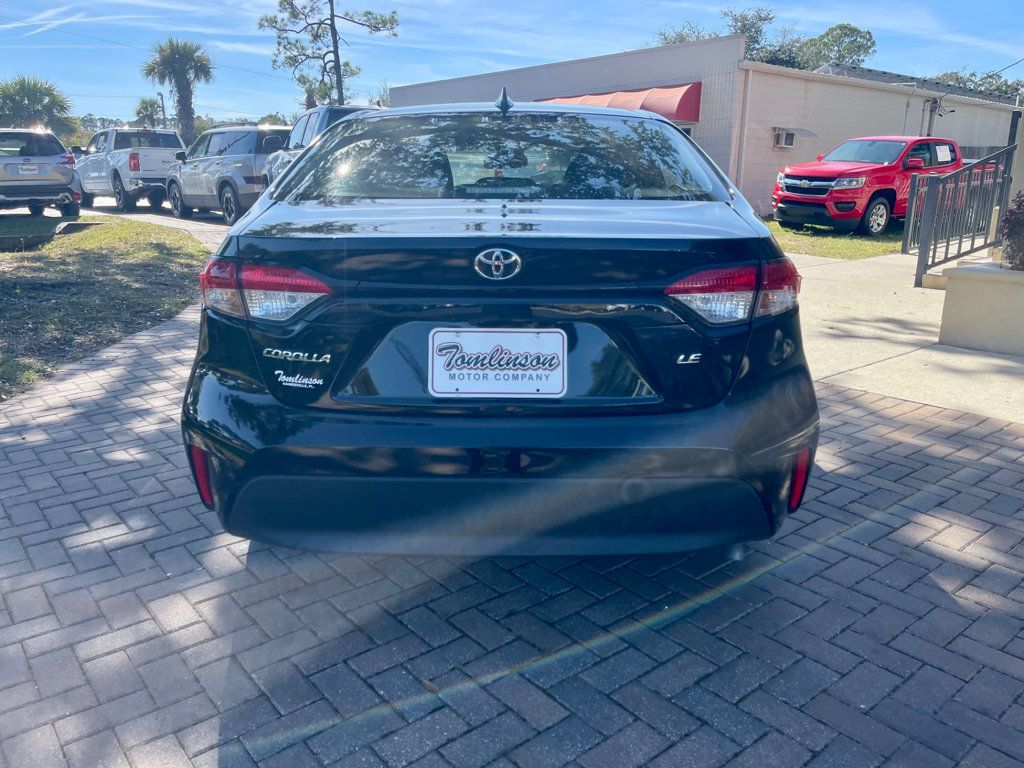 2025 Toyota Corolla LE photo 4