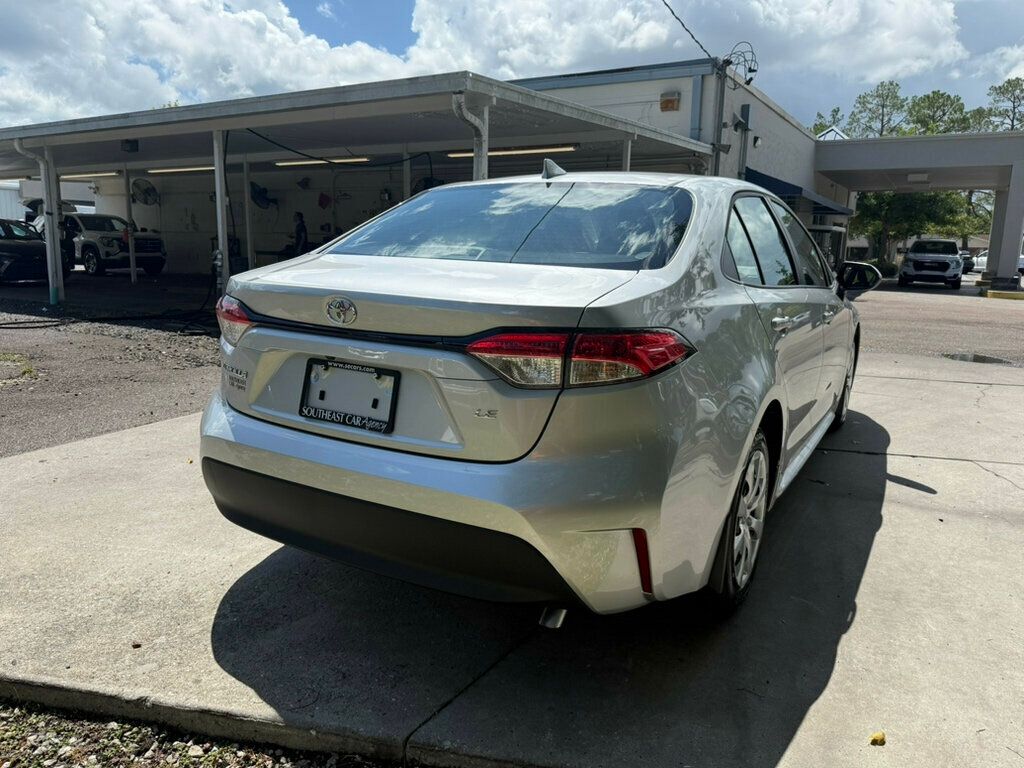 2025 Toyota Corolla LE photo 9