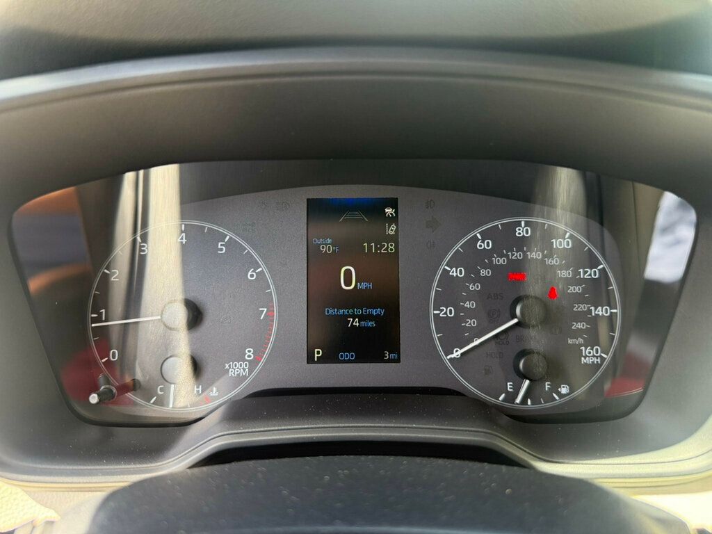 2025 Toyota Corolla LE photo 4