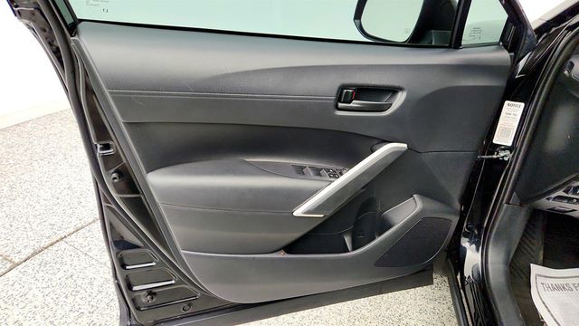 2025 Toyota Corolla Cross Hybrid S 4WD - 23034669 - 9
