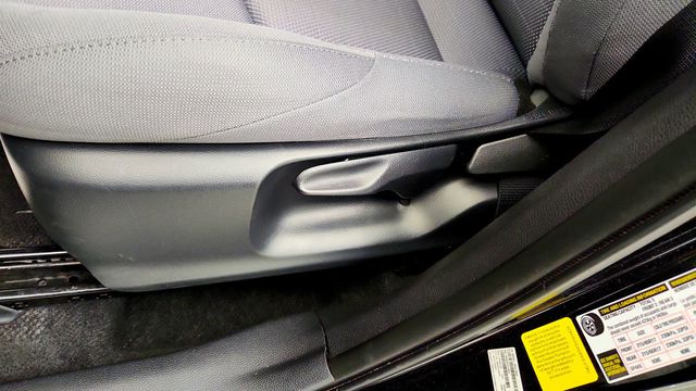 2025 Toyota Corolla Cross Hybrid S 4WD - 23034669 - 10