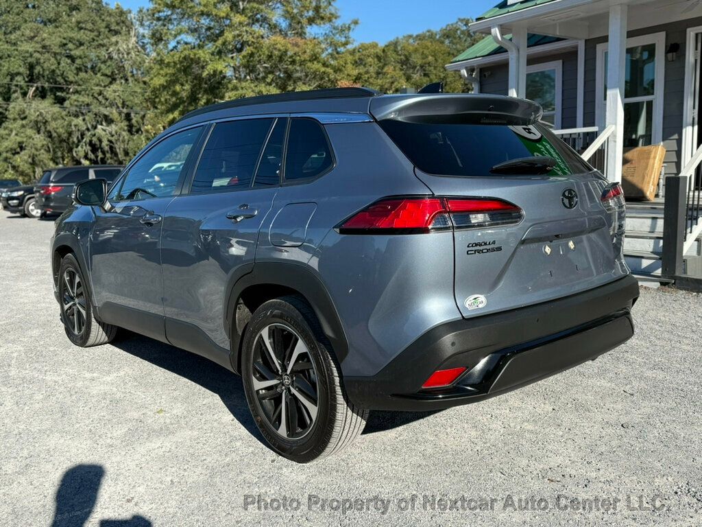 2025 Toyota Corolla Cross Hybrid XSE photo 3