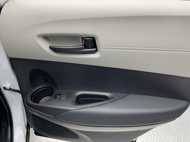 2025 Toyota Corolla Cross L 4WD - 22968024 - 34