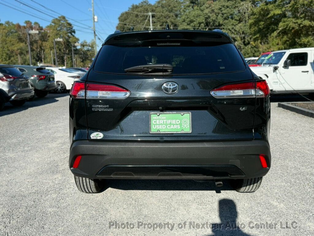2025 Toyota Corolla Cross LE photo 3