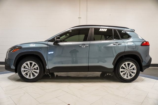 2025 Toyota Corolla Cross LE 4WD - 22968345 - 28