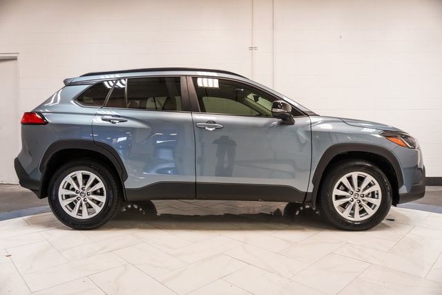 2025 Toyota Corolla Cross LE 4WD - 22968345 - 29