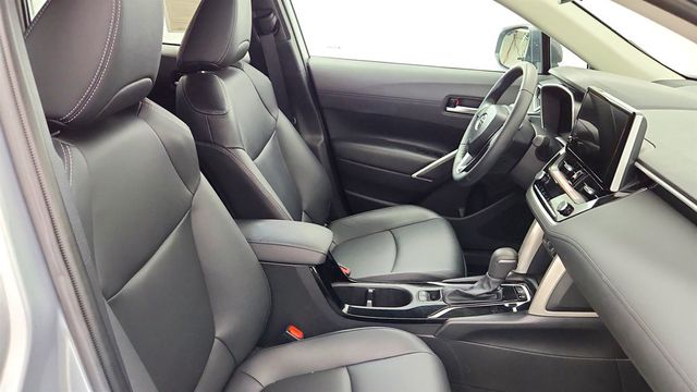 2025 Toyota Corolla Cross XLE 4WD w/ Convenience Package - 23028822 - 22
