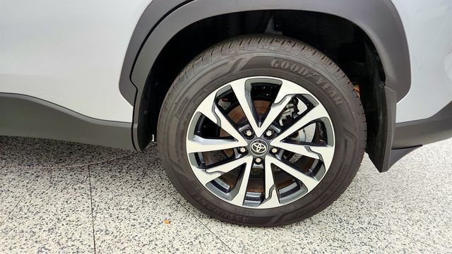 2025 Toyota Corolla Cross XLE 4WD w/ Convenience Package - 23028822 - 8