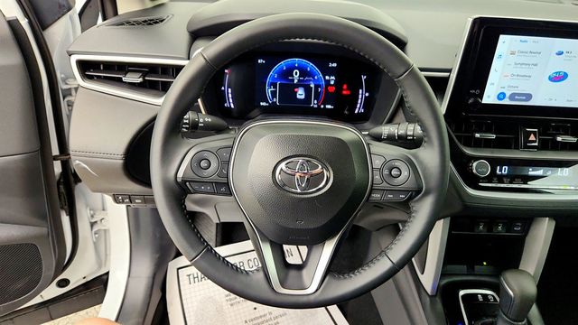 2025 Toyota Corolla Cross XLE 4WD w/ Convenience Pkg, JBL Audio & Adaptive Headlights - 23048196 - 13