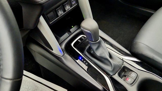 2025 Toyota Corolla Cross XLE 4WD w/ Convenience Pkg, JBL Audio & Adaptive Headlights - 23048196 - 16