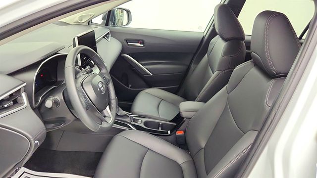 2025 Toyota Corolla Cross XLE 4WD w/ Convenience Pkg, JBL Audio & Adaptive Headlights - 23048196 - 18