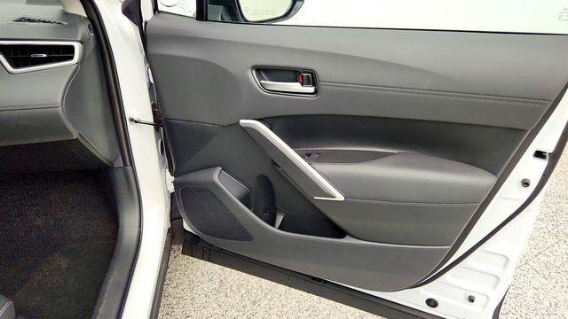 2025 Toyota Corolla Cross XLE 4WD w/ Convenience Pkg, JBL Audio & Adaptive Headlights - 23048196 - 25