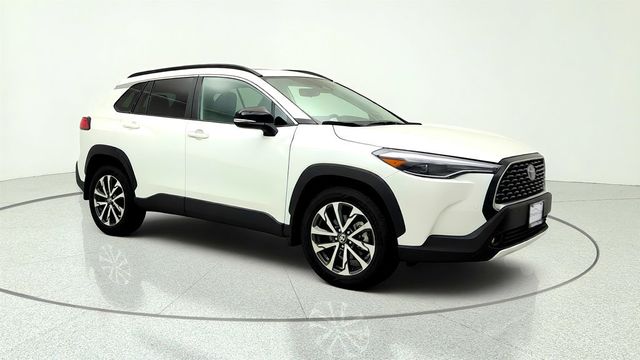 2025 Toyota Corolla Cross XLE 4WD w/ Convenience Pkg, JBL Audio & Adaptive Headlights - 23048196 - 2