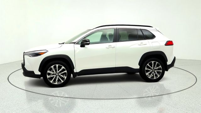 2025 Toyota Corolla Cross XLE 4WD w/ Convenience Pkg, JBL Audio & Adaptive Headlights - 23048196 - 7