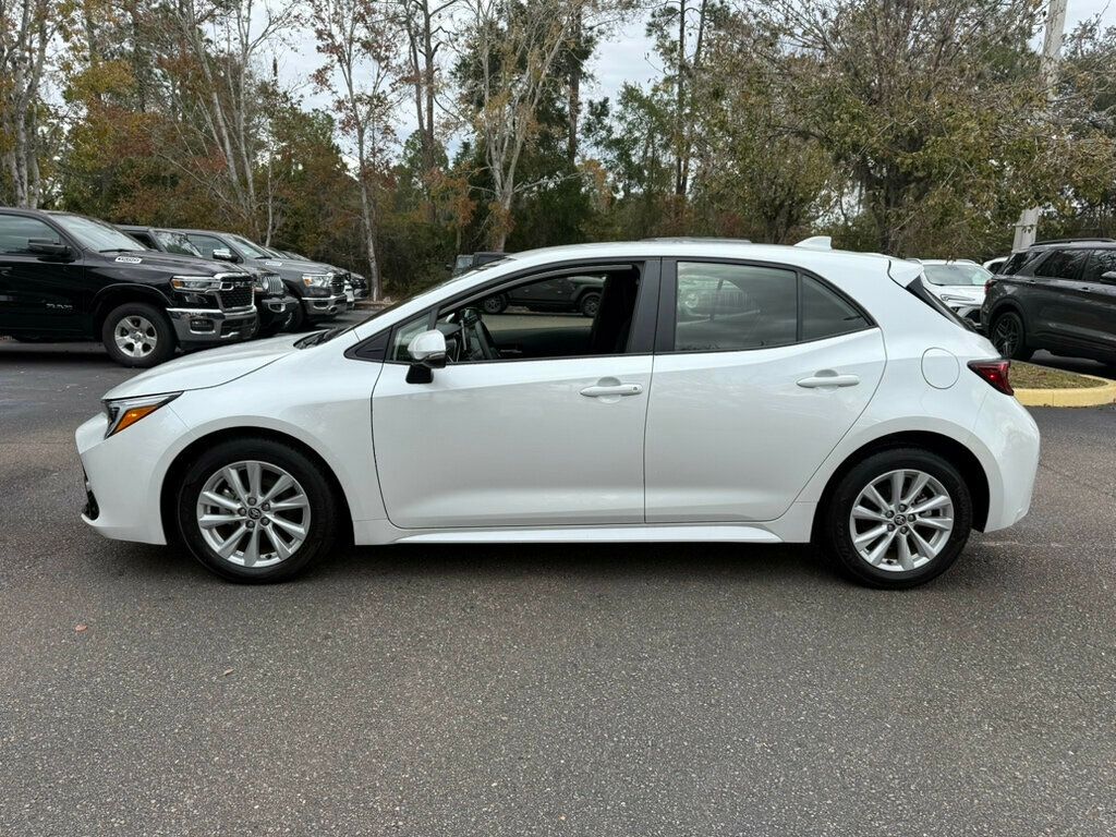 2025 Toyota Corolla SE photo 2