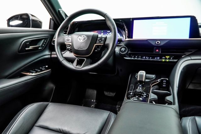 2025 Toyota Crown Limited AWD - 22907856 - 17