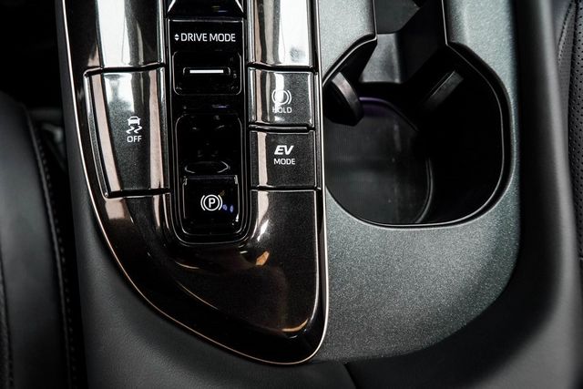 2025 Toyota Crown Limited AWD - 22907856 - 19