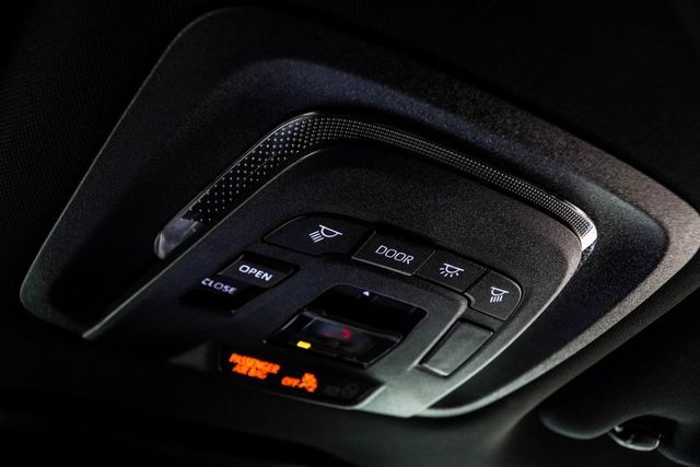 2025 Toyota Crown Limited AWD - 22907856 - 32