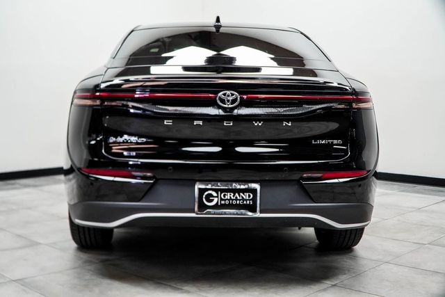 2025 Toyota Crown Limited AWD - 22907856 - 8