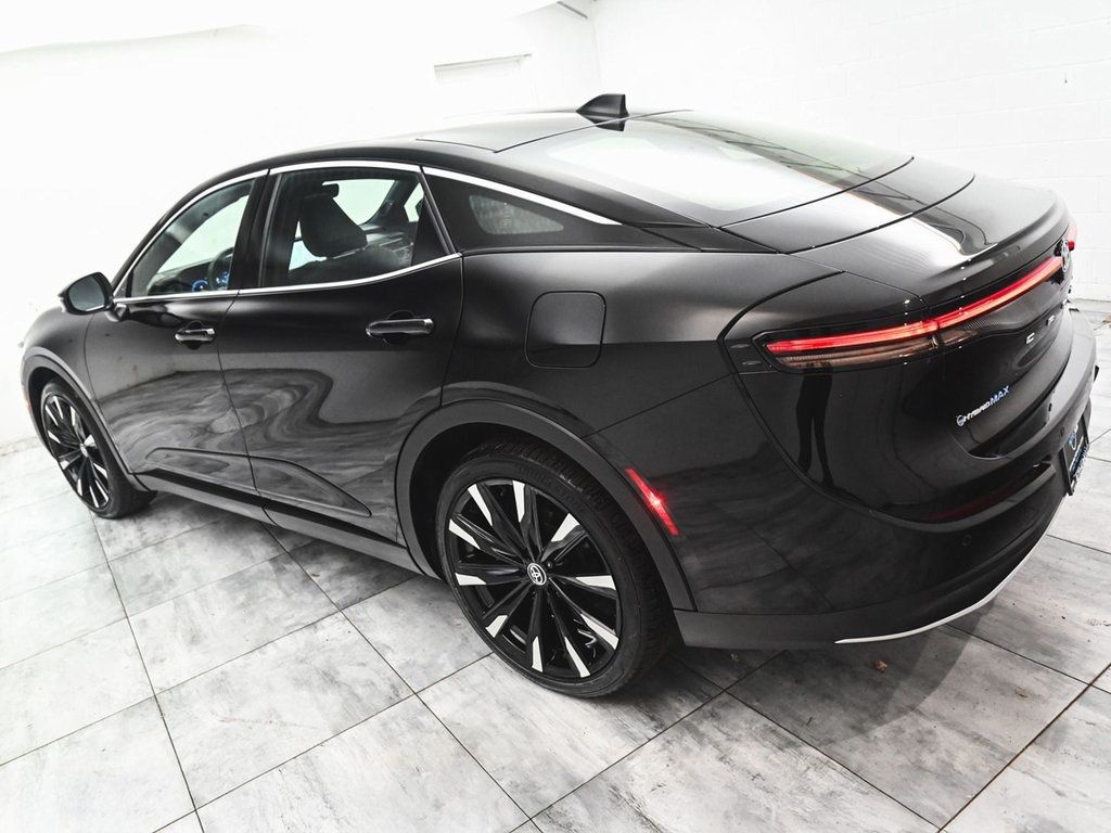 2025 Toyota Crown Platinum photo 4